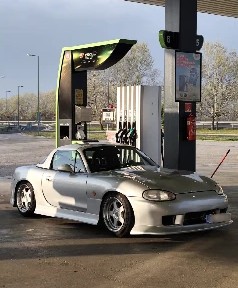 The MX-5 at a petrol station